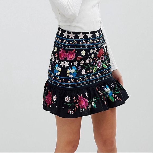 ASOS star embroidered mini skirt with pep hem - Picture 1 of 9